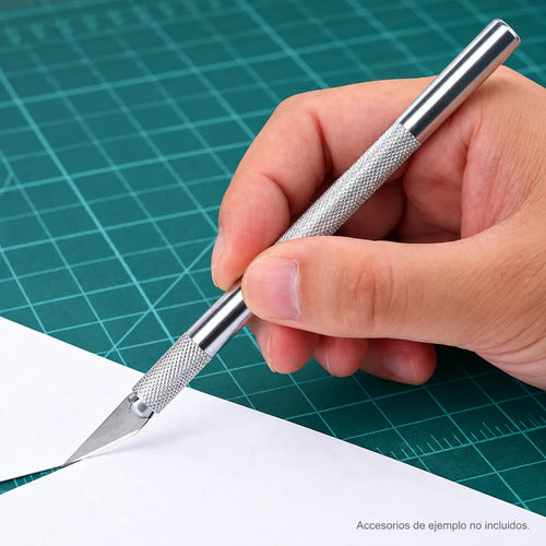 Bisturí Con 3 Cuchillas: 1 Instalada Y 2 Repuestos